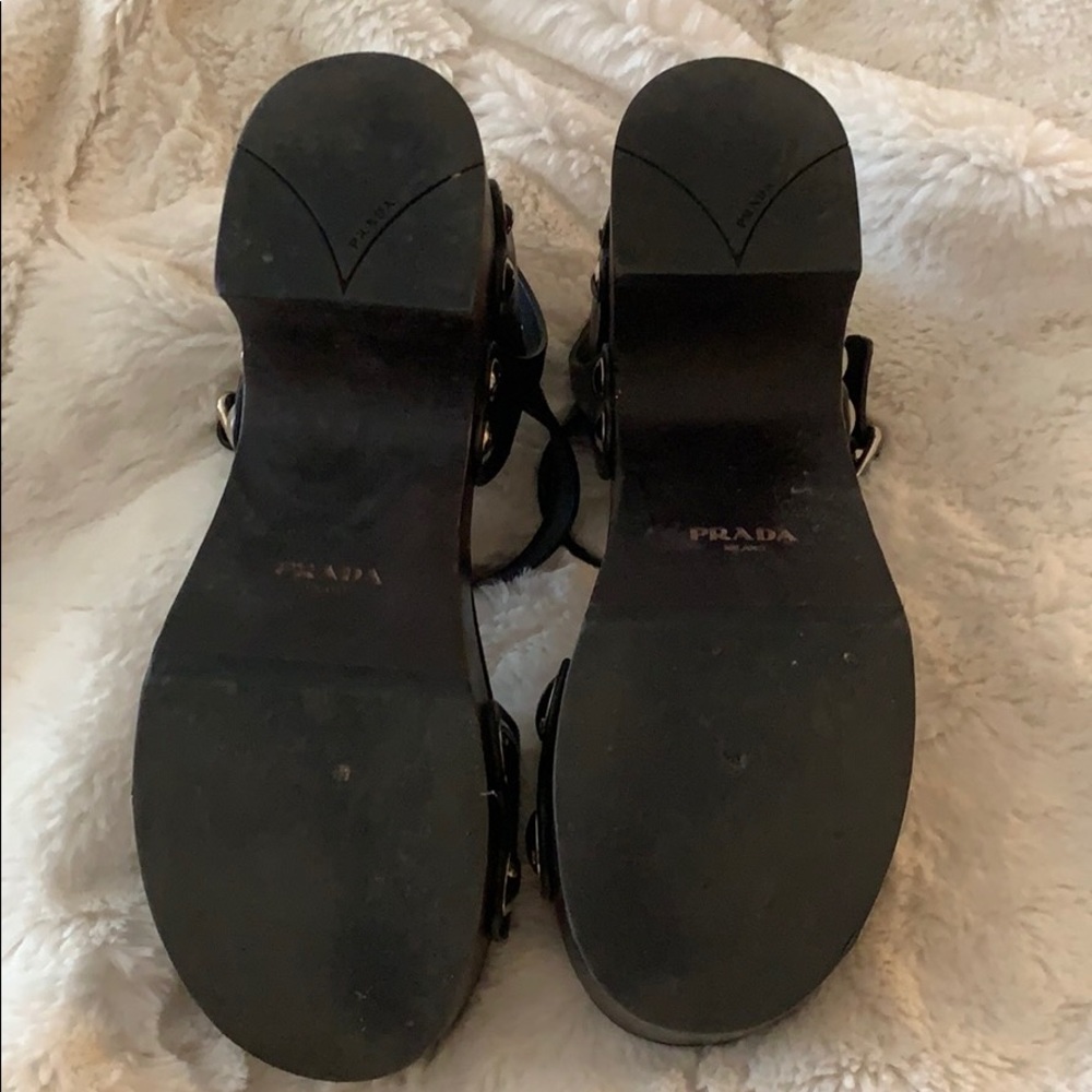 Prada - Picture 4 of 6